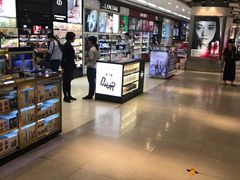 -日上免税店(三径路t3店)