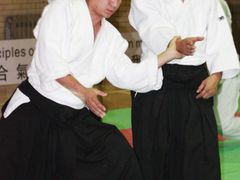 -健龙森俱乐部·游泳·健身·羽毛球综合体育馆