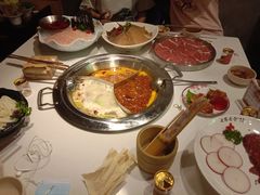 -老房老舍重庆火锅(假日城市店)