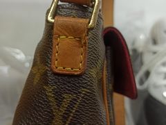 -爱革·洗衣改衣·洗鞋修鞋·洗包修包·奢侈品护理(宝地广场店)