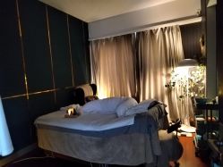 -Mamom club 慢会所(爱丁堡店)