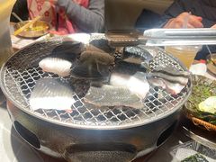 -草家酱蟹炭火烤肉店(珲春南路一店)
