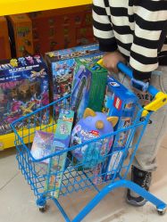 -卡通派潮品玩具折扣仓(青岛新城吾悦广场店)