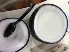-志龙皇冠吃货椰子铺
