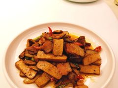 腊肉炒香干-禾珍珠家常小馆(河南博物院店)