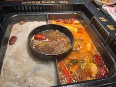 -老牌坊云南鱼豆花火锅(哈西万达店)