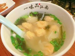 鱼籽虾肉小馄饨-鑫震源·苏式大虾生煎(山塘街店)