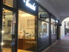 门面-VENCHI 闻绮(上海佛罗伦萨小镇店)