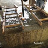 那个水池的水貌似可以直接饮用