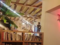 -月亮眼花园餐厅书吧酒吧