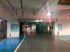 -上海绿地缤纷广场-停车场