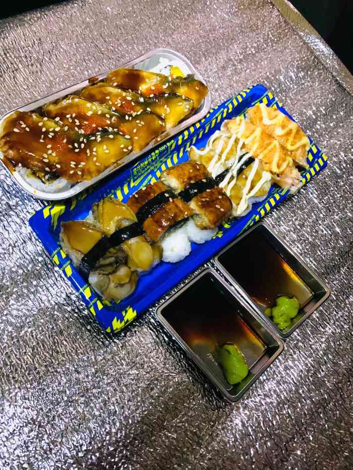 苍井外带寿司(彩虹店)-"在美团团了个单人餐,挺划算的,味道中规中.