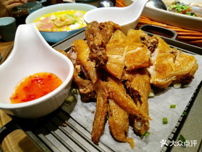 郭家大院红烧大鱼头(万达茂店)-竹香烤鸡图片-南京美食-大众点评网