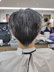 -诗悦发型烫染SALON