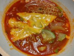 海鲜辛拉面-喜来稀肉(北外滩白玉兰广场店)