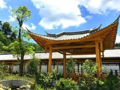 -腾冲洞山温泉村