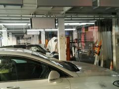 -蜂鸟快修喷漆钣喷汽修旗舰工厂(军工路店)