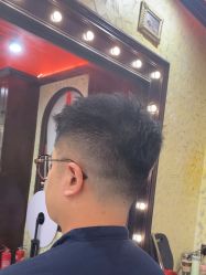 -东方先生国潮男士理发馆
