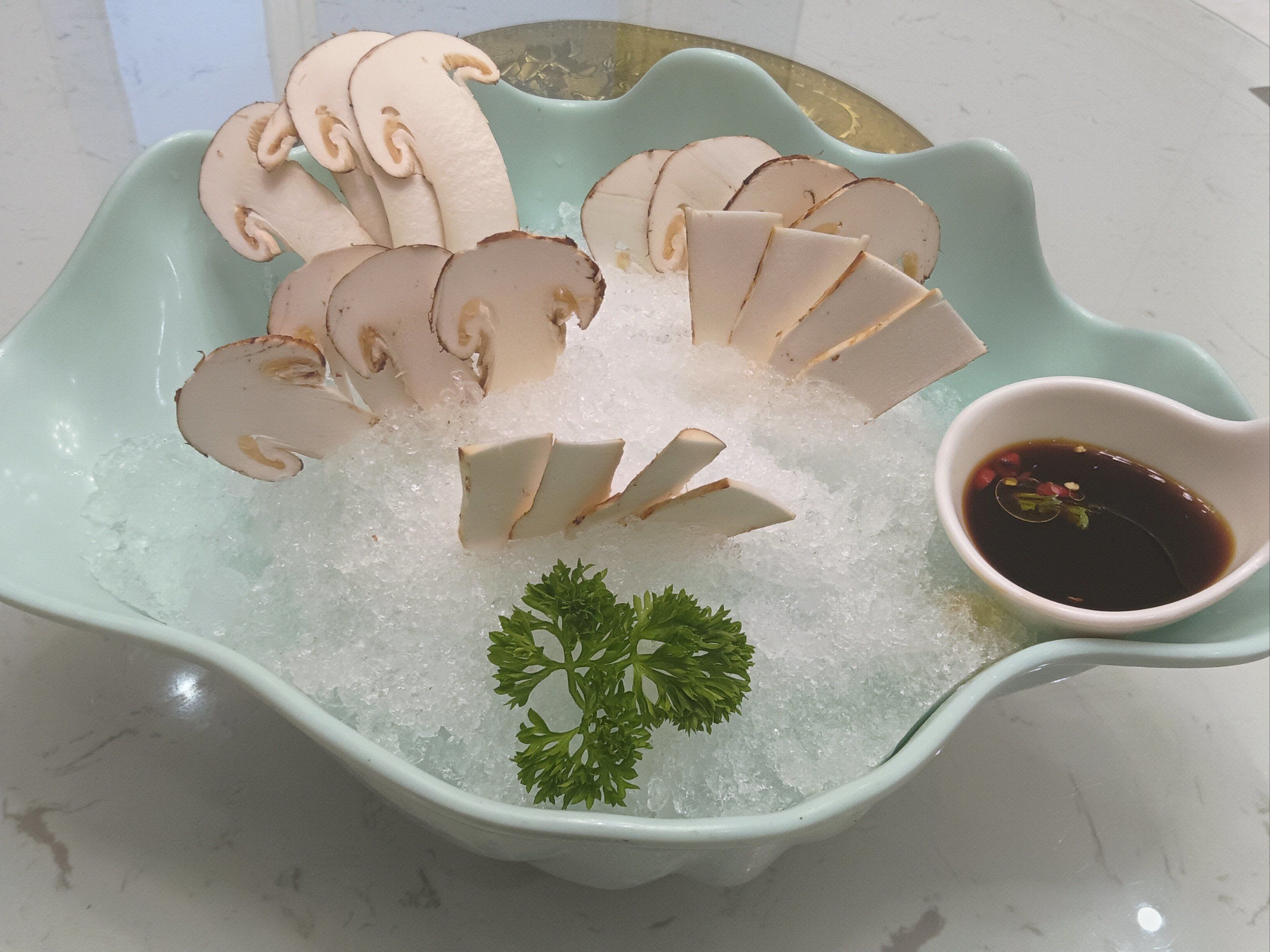 刺身松茸