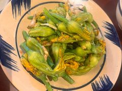-Cuc Gach Quan Restaurant