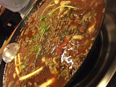 -鸿顺老铁锅美蛙鱼府(解放碑店)