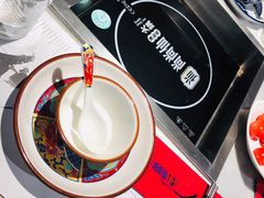 -尚尚仙·酸汤猪手·猪肚鸡火锅(华联万柳购物中心店)