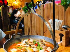 -老滇山寨•云南特色菜•地方菜•民族风情歌舞表演(金碧店)