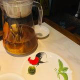 「经典猪肚鸡（中份）」「广顺兴煲仔饭」「毛根甘蔗水」「料碟」「至尊虾饺皇」「广式鸡蛋肠粉」「石磨老豆腐」「蔬菜大拼」「菌菇拼盘」「鲜虾烧卖」「豉汁蒸排骨」「紫金酱牛肚」「潮汕牛肉丸」「大口吃饭的小朋友」「顺兴叉烧（中份）」「广式鸡蛋肠粉」