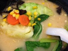 -陕味食族(西小口路店)