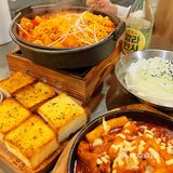 👭和小姐妹们拍照打卡的韩餐店