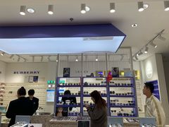 -美式眼镜·授权蔡司.依视路.尼康.豪雅.明月(南翔印象城店)