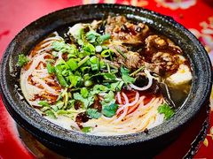 -刚砂锅鸡丝米线