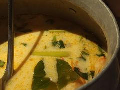 泰式冬阴功虾汤-大头虾越式风味餐厅(光明广场店)