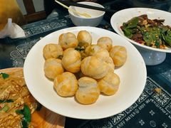 酸菜炸汤圆-蜗牛小馆醉乡民谣云南菜(惠新西里店)