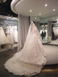 -艾米丽婚纱礼服