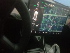-TESLA 特斯拉(上海太古汇体验店)
