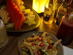 -FOUR PLAY BAR