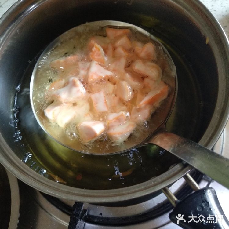 香喷喷的红薯面窝就做好了
