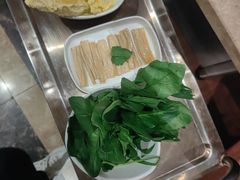 -七欣天香辣蟹火锅(上海银亿滨江店)