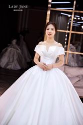 -Lady  Jane高端婚纱礼服馆
