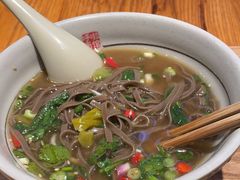 -呼啦面馆·头牌豌杂面(爱琴海店)
