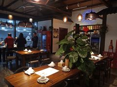 大堂-东家小院金汤酸菜鱼(南阳路店)