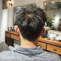 -摩力美发·烫·染·设计专业店