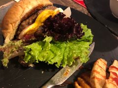 -HIGH FIVE哈福手工汉堡(桂林路店)