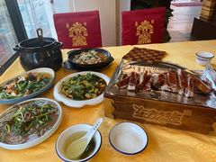 -东方之猪四更烤乳猪(金垦总店)