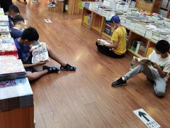 -新华书店(泉城路店)