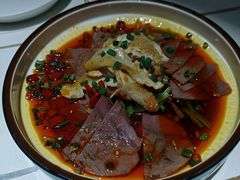 -阿瓦山寨·湘菜现炒·剁椒鱼头王(咸阳总店)