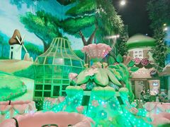 -蓝精灵乐园·世茂精灵之城主题乐园