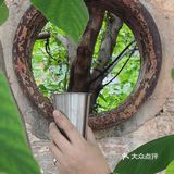 啡飲半醺，似苦若甘，以克苦淬煉著幸福的厚度。