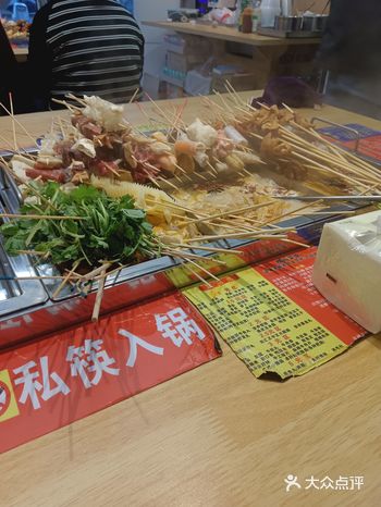 卤德美食环境卤德美食的每一道菜都让人回味无穷